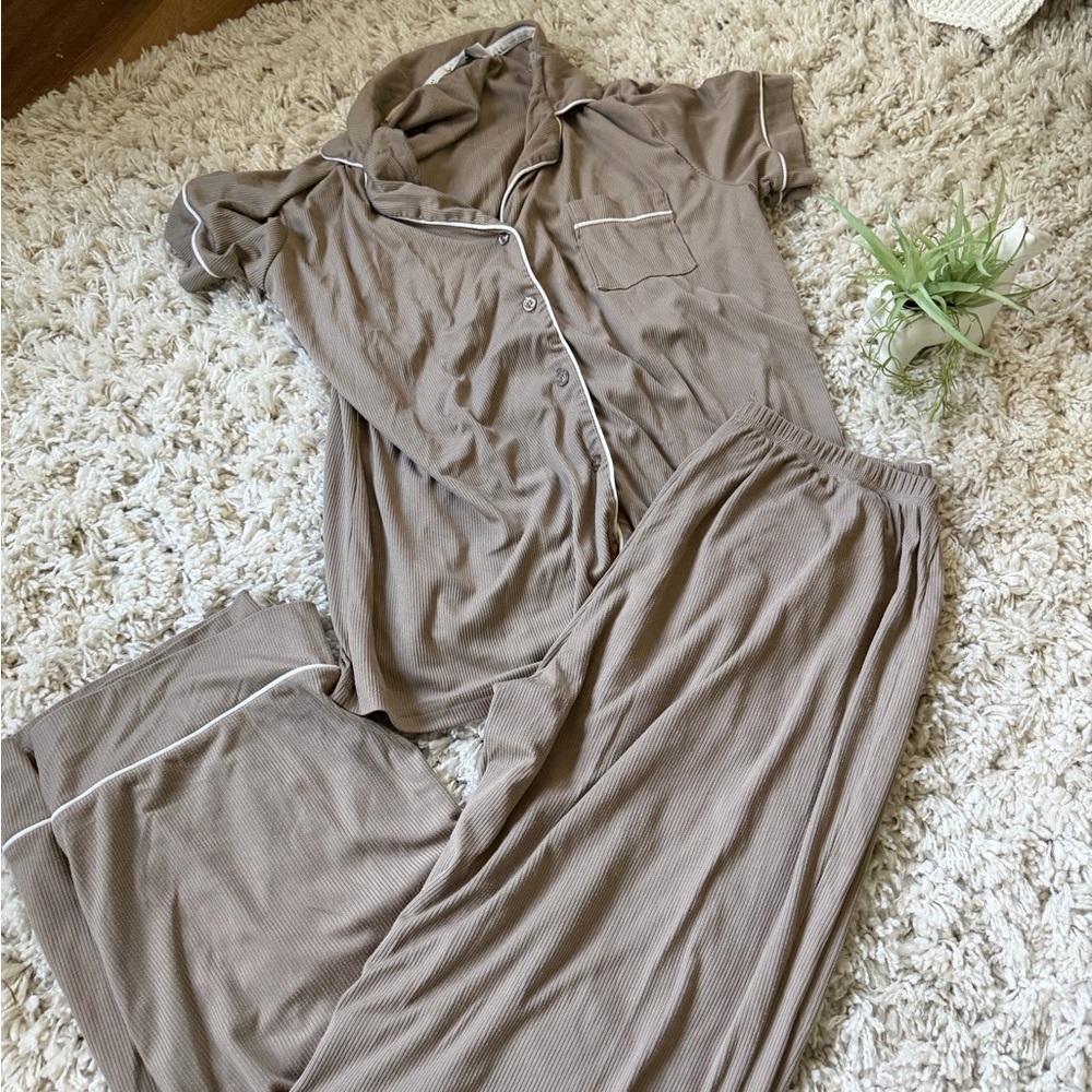 Nicole Miller Super Soft comfy Beige Pajama Set with White Piping